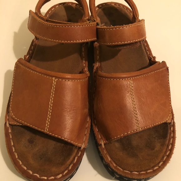 Minnetonka Shoes - Minnetonka Sandals Size9 Adjustable Straps Leather